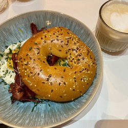 Bon Bouquet Café - Breakfast bagel