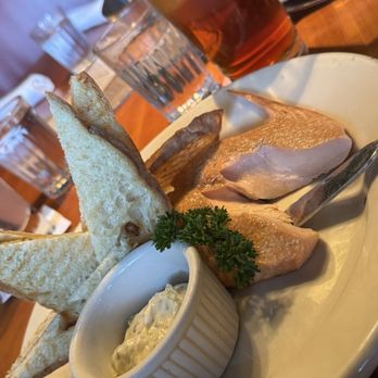 Rutherford Grill - Smoked salmon appetizer - American Near Me - Rutherford, California