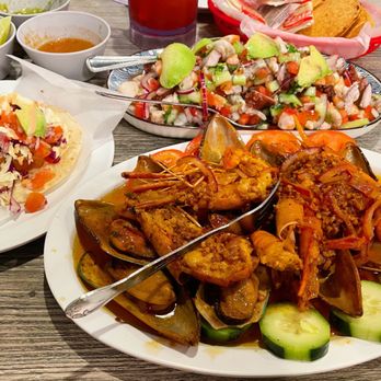 Las Islas Marias Gresham - Mejillones and Langostinos plate - Seafood Near Me - Portland, Oregon