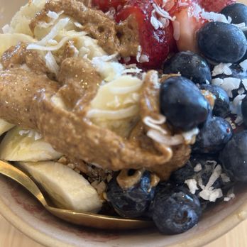 Breezy - Açaí bowl - Breakfast & Brunch Near Me - San Juan Capistrano, California