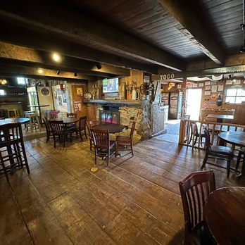 Beer Creek Brewing - Part of the interior of the restaurant - Brewpubs Near Me - Santa Fe, New Mexico