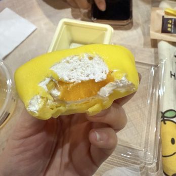 Hui Lau Shan - Mango pancake filling - Desserts Near Me - Milpitas, California