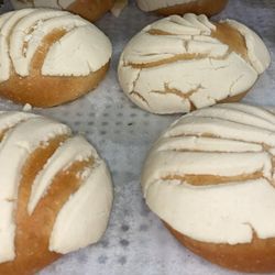 Eddy’s Artisan Latin Bakery - Mexican conchas