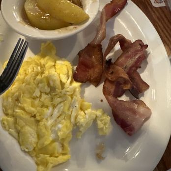 Cracker Barrel Old Country Store - American Near Me - Loveland, Colorado
