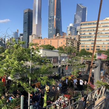 Frying Pan NYC - Great view - Bars Near Me - New York, New York