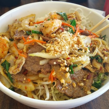 Hot Wok Restaurant - This is the Lemongrass Combination bowl. Very fresh and very tasty. - Chinese Near Me - Tucson, Arizona Hot Wok Restaurant - This is the Lemongrass Combination bowl. Very fresh and very tasty. - Chinese Near Me - Tucson, Arizona