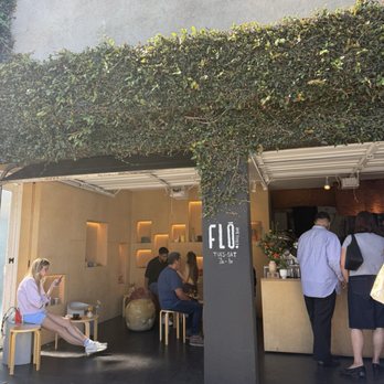 Flo Coffee Bar - Coffee & Tea Near Me - Venice, California