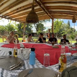 Quinta Brava - Shared table of former strangers now family