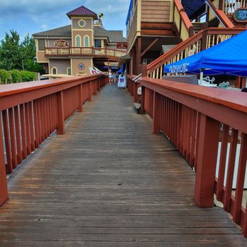 The Boardwalk - Restaurants and shops await - Seafood Near Me - Put In Bay, Ohio The Boardwalk - Restaurants and shops await - Seafood Near Me - Put In Bay, Ohio