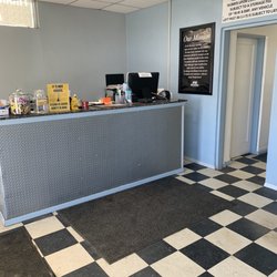 8 to 8 Auto Care - Front desk