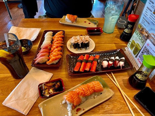 Sushi Mon by null