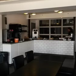 Røgeristen - Buffet med kage, kaffe, frugt og soft ice