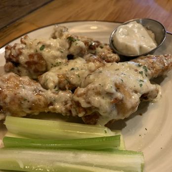 Oxford House Tavern - Garlic Parmesan Jumbo Wings - Salad Near Me - Oxford, Connecticut Oxford House Tavern - Garlic Parmesan Jumbo Wings - Salad Near Me - Oxford, Connecticut