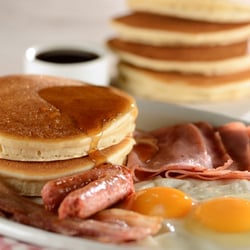 A Chapa - Pancakes and Sausage