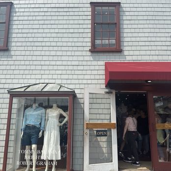 Bowen's Wharf - Shopping Centers Near Me - Newport, Rhode Island