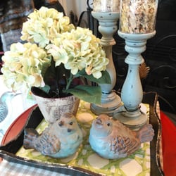 Jamie's Secret Garden - What lovely little love birds at Jamie's Secret Garden!