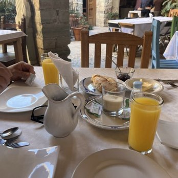 Restaurant Pueta Grande - Breakfas - Restaurants Near Me - Guanajuato, GUA Restaurant Pueta Grande - Breakfas - Restaurants Near Me - Guanajuato, GUA