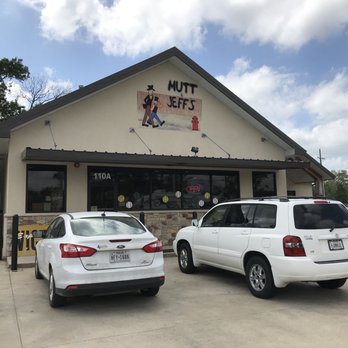 Mutt & Jeff's - The exterior. - Desserts Near Me - Vidor, Texas