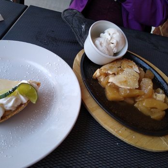 Center Street Grill - a slice of pie and ice cream - New American Near Me - Williamsburg, Virginia