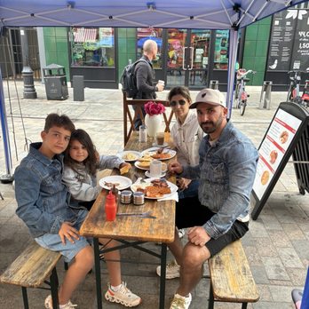 The Chunnel Bar - Cafes Near Me - London, XGL