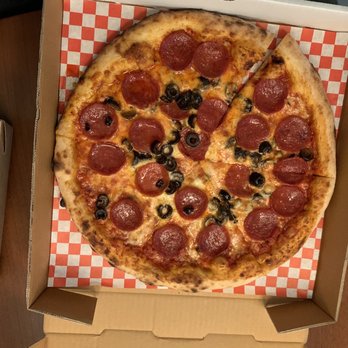 Grata’s Pizzeria - Pepperoni / black olive - Pizza Near Me - Austin, Texas