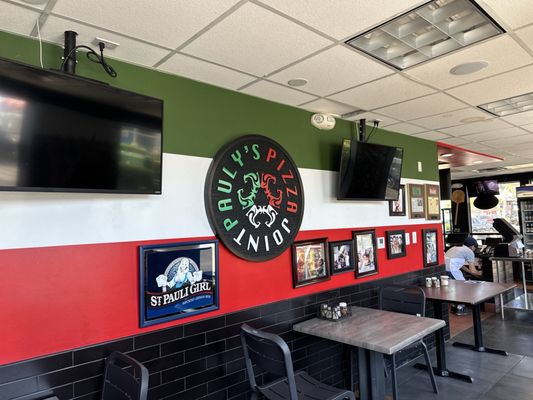 Pauly's Pizza Joint by null