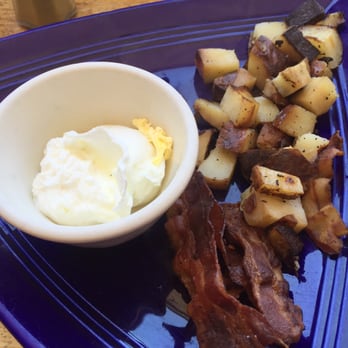 Craig's Cafe - Two eggs, bacon and potatoes - Breakfast & Brunch Near Me - Quincy, Massachusetts