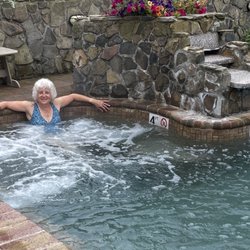 Gazebo Inn Ogunquit - The hot tub is wonderful after hiking or walking all day!