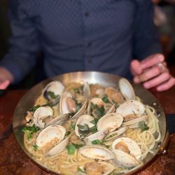 Street & Co. - Clam linguine