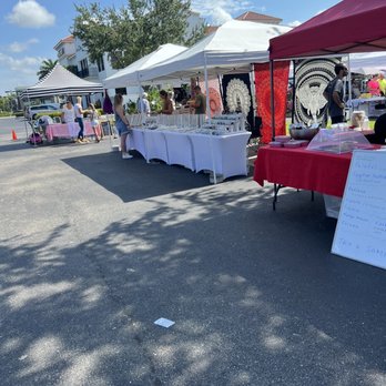 Pine Ridge Road Farmers Market - tables and booths - Farmers Market Near Me - Naples, Florida Pine Ridge Road Farmers Market - tables and booths - Farmers Market Near Me - Naples, Florida