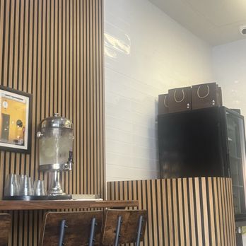 Tonkatsu Marushichi - Bar seating & water station - Japanese Near Me - Torrance, California