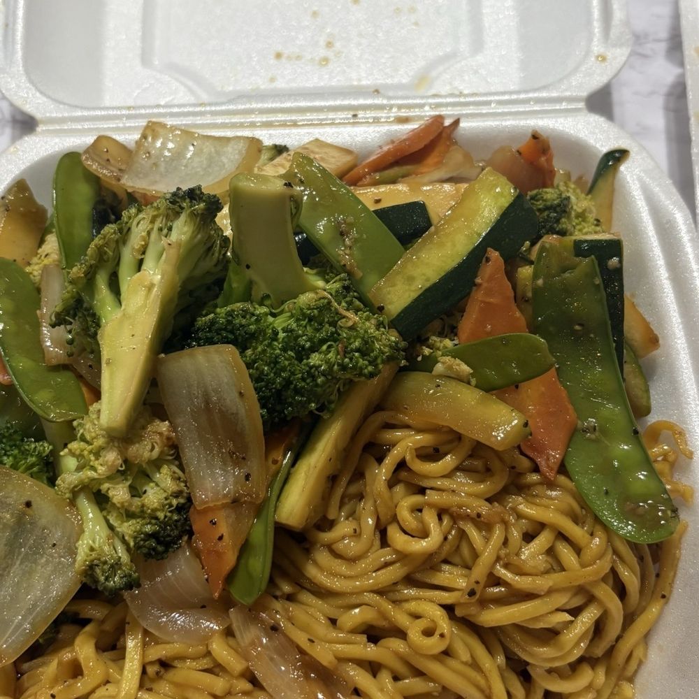Red Lantern - Hibachi Vegetable w/ Lo Mein prepared well just could use a little more seasoning - Chinese Near Me - Lawrenceville, Georgia