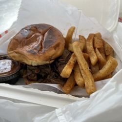 Off The Bone - Brisket sandwich with fries