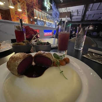Gordon Ramsay Hell's Kitchen - Beef Wellington - Steakhouses Near Me - Stateline, Nevada
