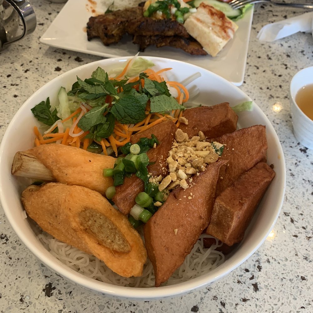 bun nem nuong chao tom