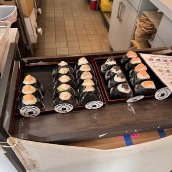 Sato Seafood - They have onigiri in the mornings. - Poke Near Me - Honolulu, Hawaii Sato Seafood - They have onigiri in the mornings. - Poke Near Me - Honolulu, Hawaii
