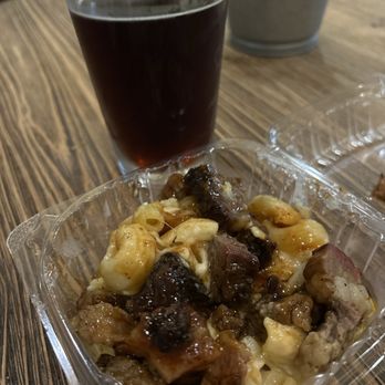 Elk River Brewing Company - Battleswamp Scottish Ale and Smokes Meats SMACK N Cheese bowl with brisket and homemade pasta, Delicious! Delicious! - Breweries Near Me - Elkton, Maryland