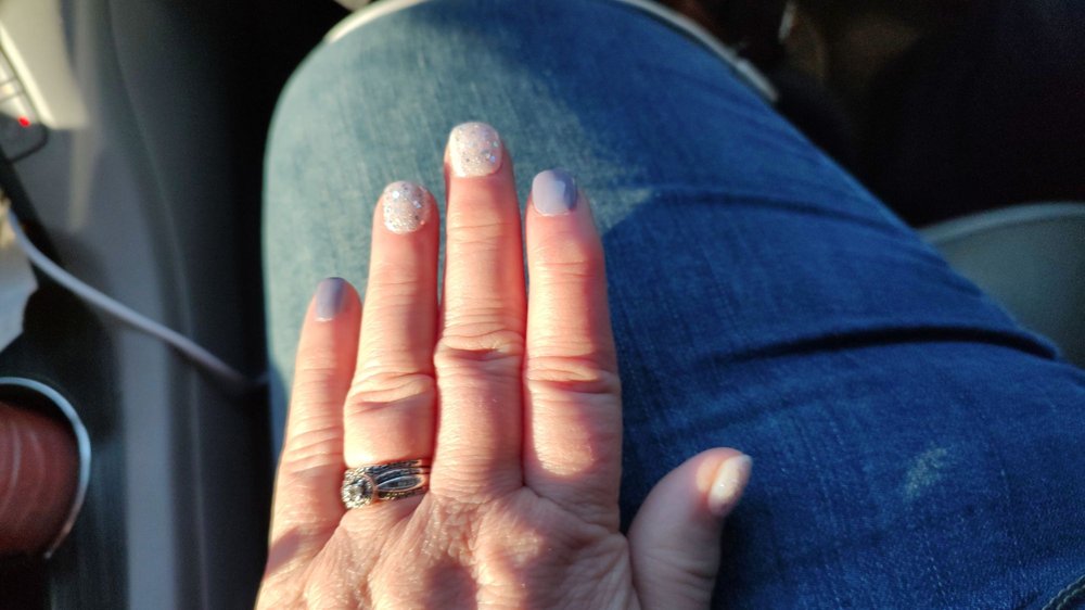 Cute Nails & Spa Logo