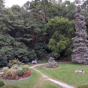 Alexander Muir Memorial Gardens - a great place to relax and enjoy summer in Toronto - Parks Near Me - Toronto, Ontario Alexander Muir Memorial Gardens - a great place to relax and enjoy summer in Toronto - Parks Near Me - Toronto, Ontario