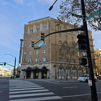 SAINTE CLAIRE APARTMENTS - Updated January 2025 - 11 Photos &amp; 10 