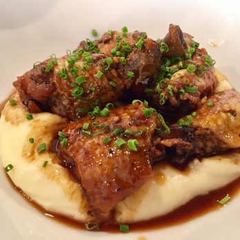Locanda 4 Cuochi - Braised chicken wings with potato purée - Italian Near Me - Verona, VR Locanda 4 Cuochi - Braised chicken wings with potato purée - Italian Near Me - Verona, VR