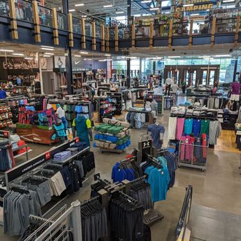 DICK'S Sporting Goods - Look, no associates here either - Sports Wear Near Me - Rochester, New York