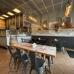Abu Kebab - Indoor seating