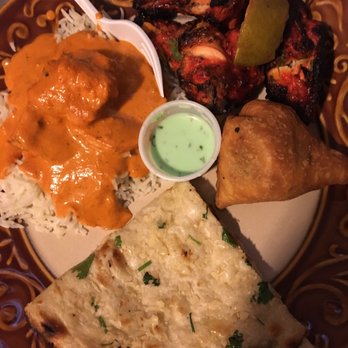 Kabab Stop - Chicken tikka masala, tandoori wings, veg samosa and garlic naan. All delicious - Indian Near Me - Baltimore, Maryland