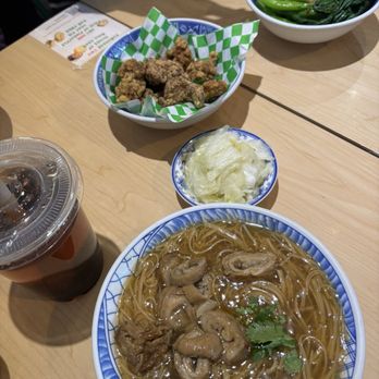 Hoja - Desserts Near Me - Markham, Ontario