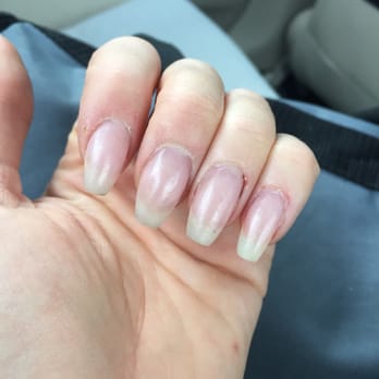 Izabela's - I'm super embarrassed! This is what $40 and 1.5 hours will get you. - Nail Salons Near Me - Chicago, Illinois