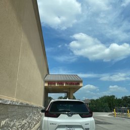 Exterior photo of Walgreens - San Antonio, Texas Exterior photo of Walgreens - San Antonio, Texas
