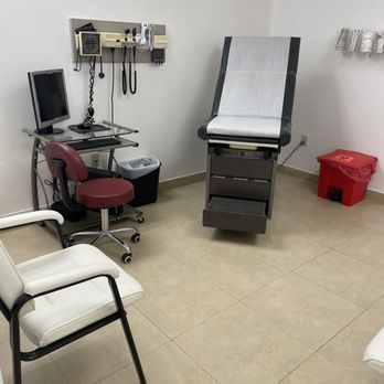 LifeWay - Exam Room - Internal Medicine Near Me - Oakland Park, Florida LifeWay - Exam Room - Internal Medicine Near Me - Oakland Park, Florida