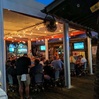 Red's Ice House - Seafood Near Me - Mount Pleasant, South Carolina