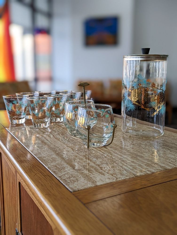 Photos of QUALITY VINTAGE COLLECTIBLES Updated August 2024 27